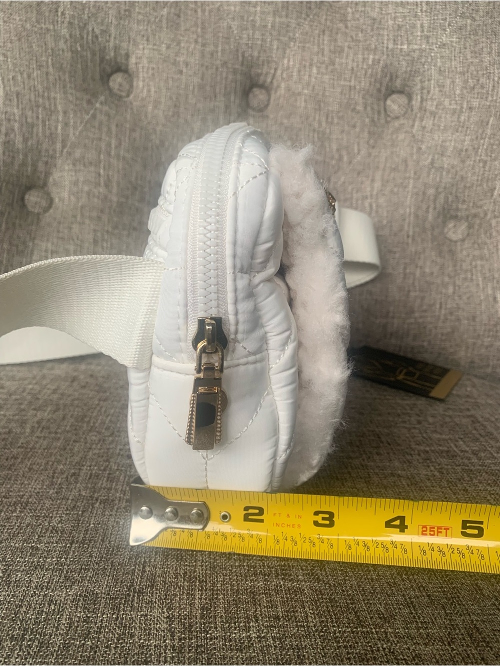 New with tags! House of Harlow 1960 White Quilted Crossbody Hip Bag - Picture 6 of 15